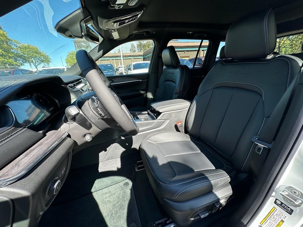 new 2025 Jeep Grand Cherokee car, priced at $55,328