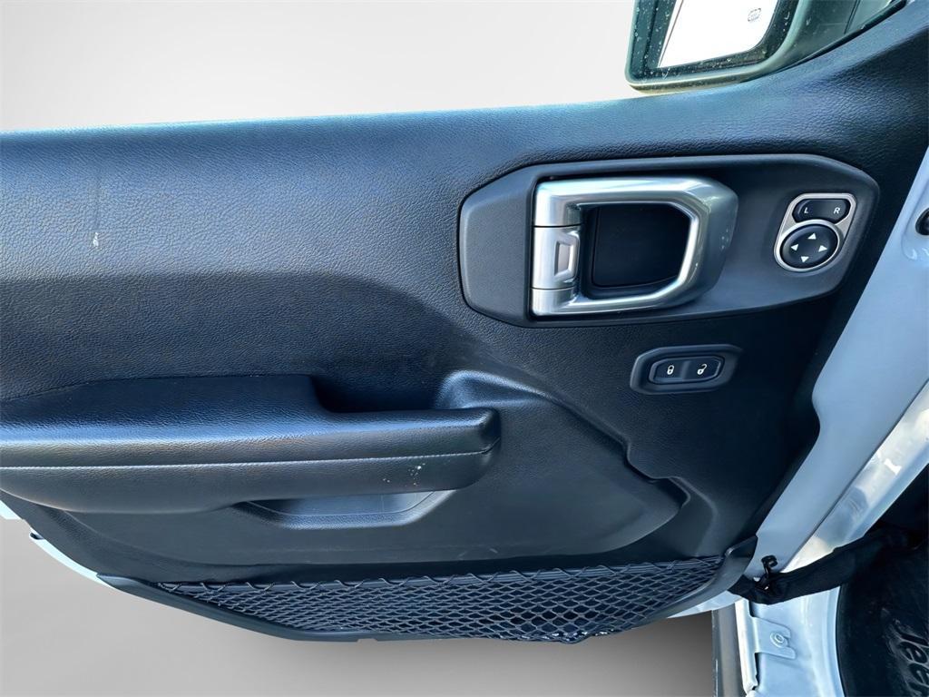 used 2021 Jeep Gladiator car, priced at $29,160