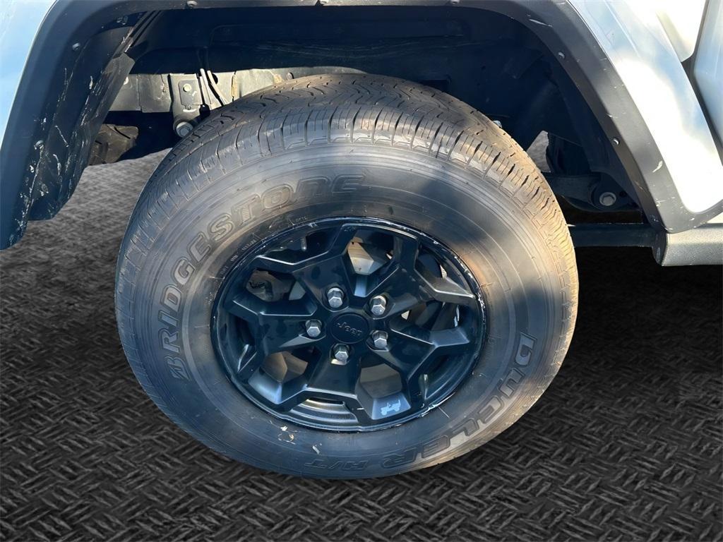 used 2021 Jeep Gladiator car, priced at $29,160