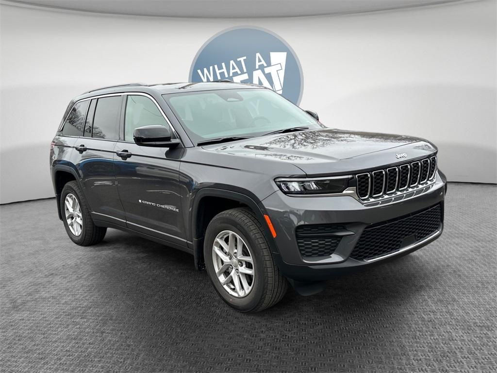 new 2025 Jeep Grand Cherokee car, priced at $36,900