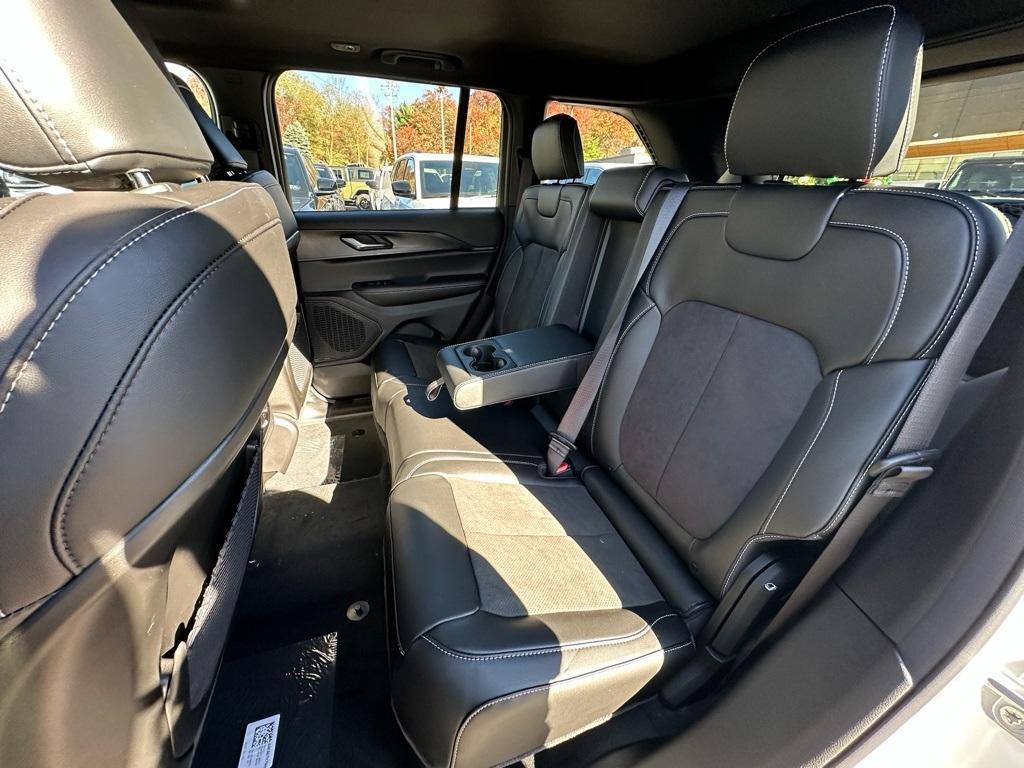 new 2025 Jeep Grand Cherokee car, priced at $39,675