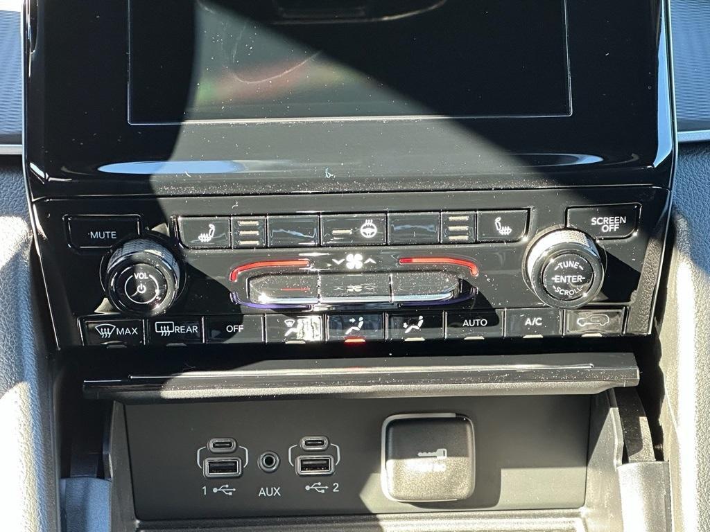 new 2025 Jeep Grand Cherokee car, priced at $39,675