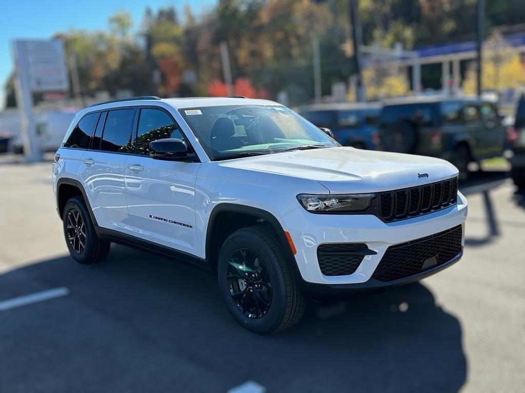 new 2025 Jeep Grand Cherokee car, priced at $39,675