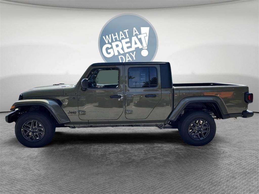 new 2025 Jeep Gladiator car, priced at $42,192