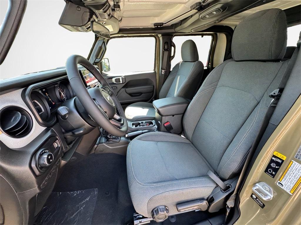 new 2025 Jeep Gladiator car, priced at $42,192