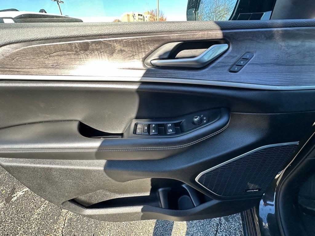 used 2023 Jeep Grand Cherokee 4xe car, priced at $33,677