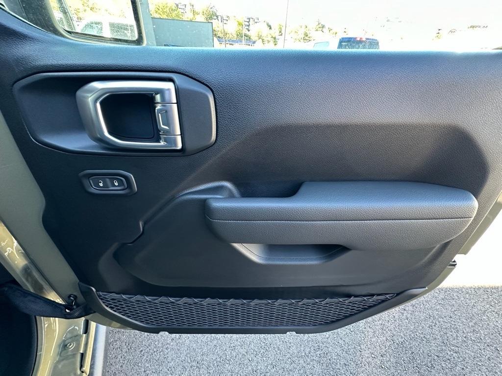 new 2026 Jeep Wrangler car, priced at $51,233