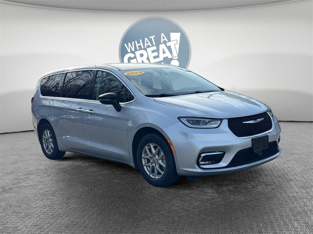 used 2024 Chrysler Pacifica car, priced at $28,480