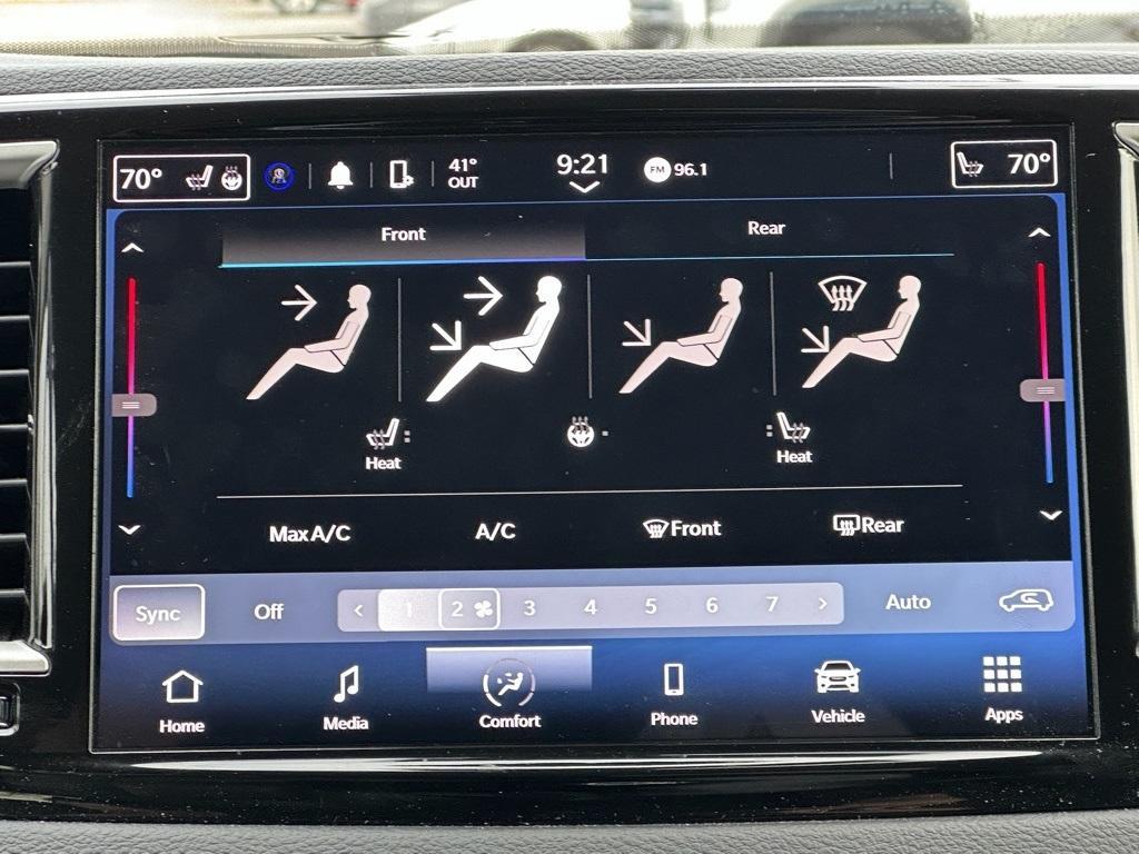 used 2024 Chrysler Pacifica car, priced at $30,344