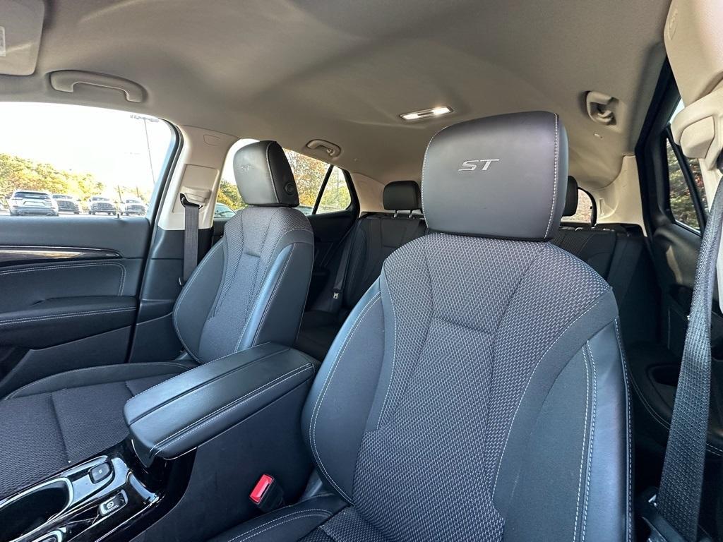 used 2023 Buick Envision car, priced at $26,677