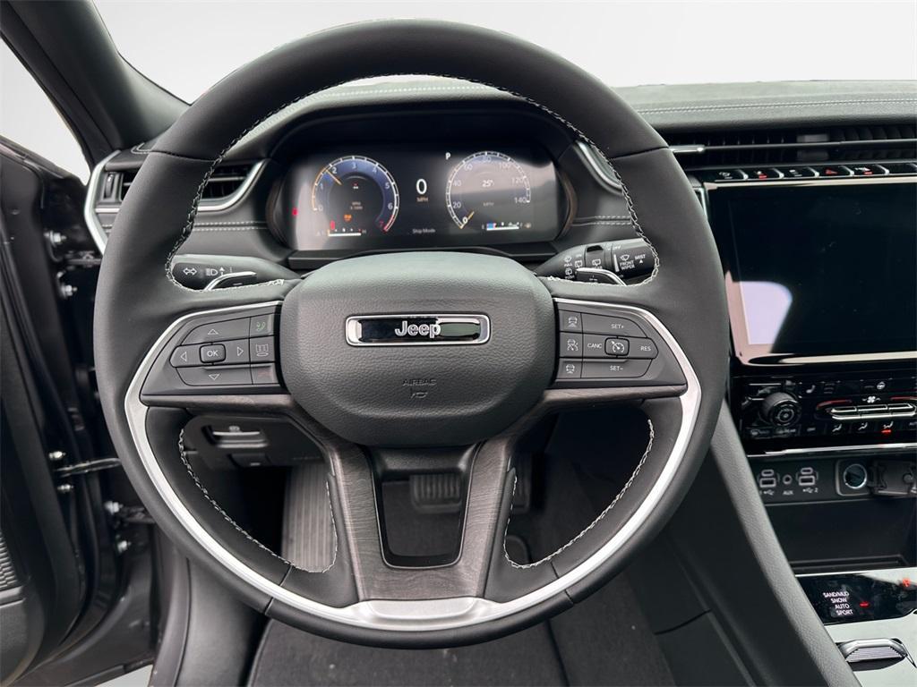 new 2025 Jeep Grand Cherokee car, priced at $47,225