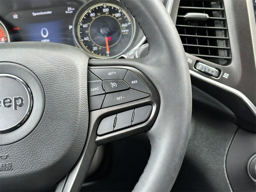 used 2021 Jeep Cherokee car, priced at $23,877