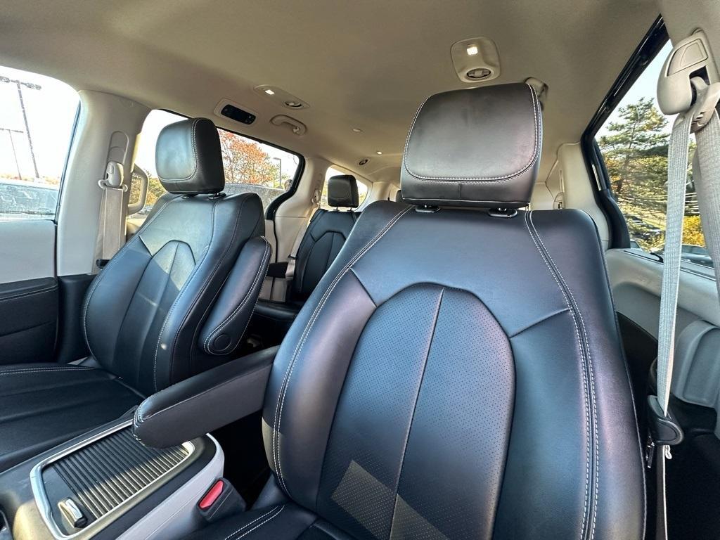 used 2024 Chrysler Pacifica car, priced at $29,989