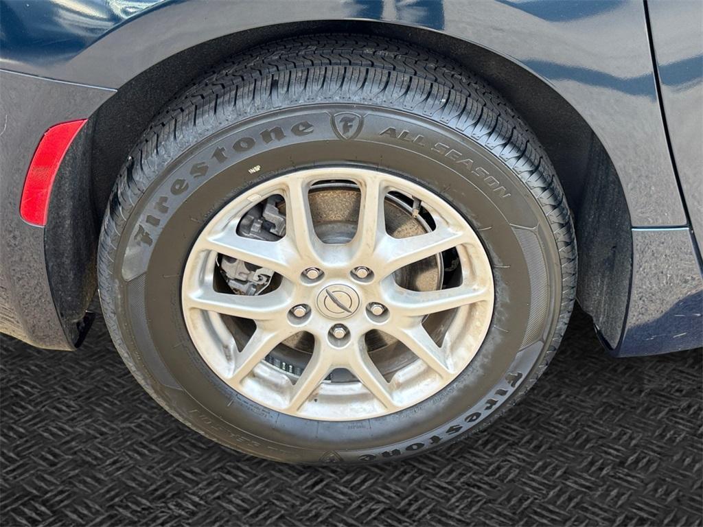 used 2024 Chrysler Pacifica car, priced at $28,298