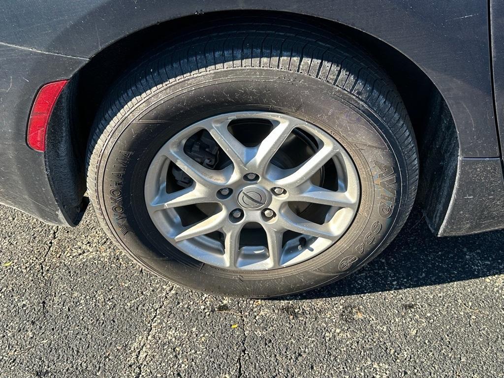 used 2024 Chrysler Pacifica car, priced at $29,989