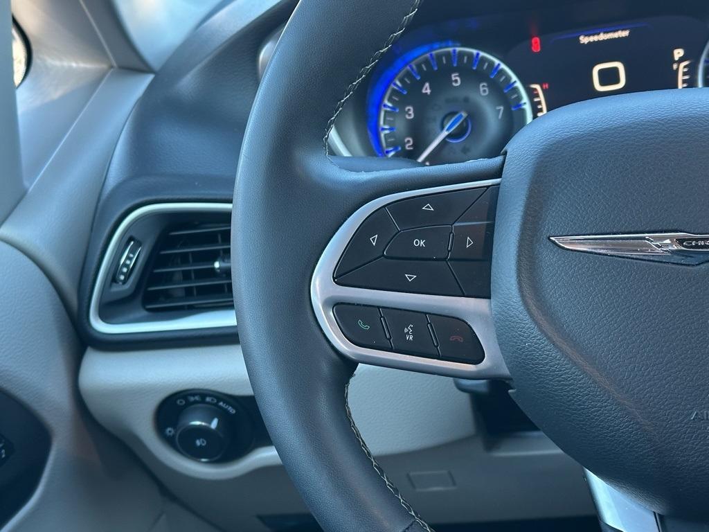used 2024 Chrysler Pacifica car, priced at $29,989