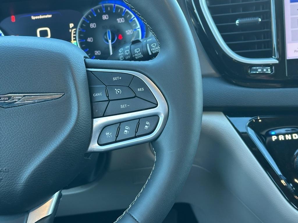 used 2024 Chrysler Pacifica car, priced at $29,989
