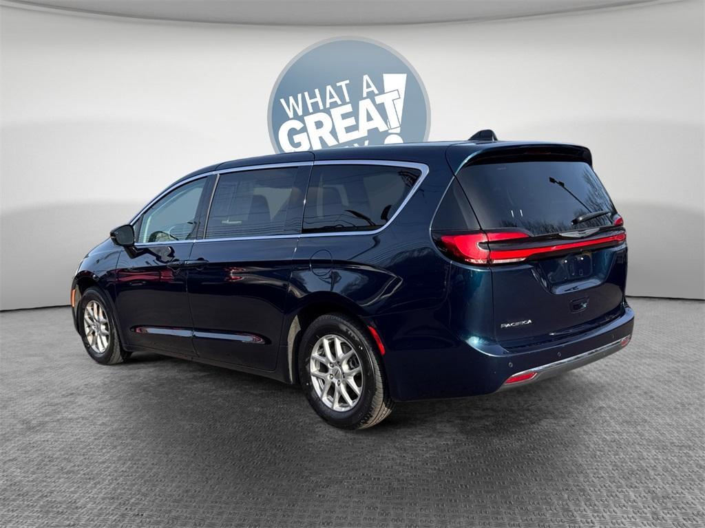 used 2024 Chrysler Pacifica car, priced at $28,298