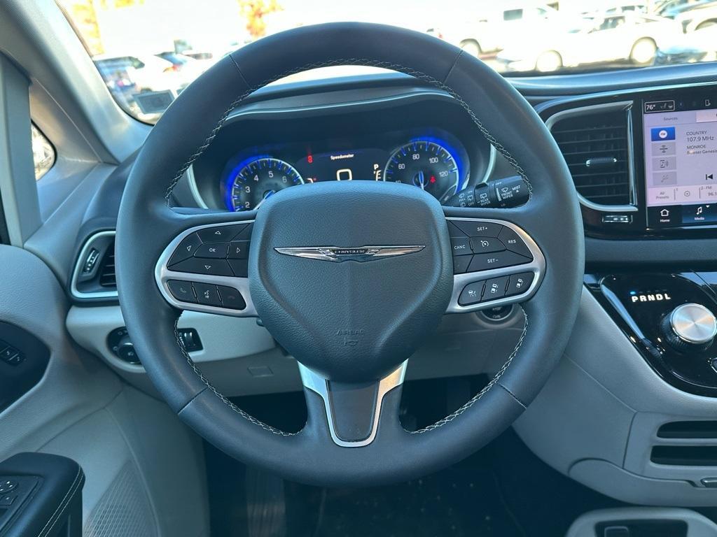 used 2024 Chrysler Pacifica car, priced at $29,989