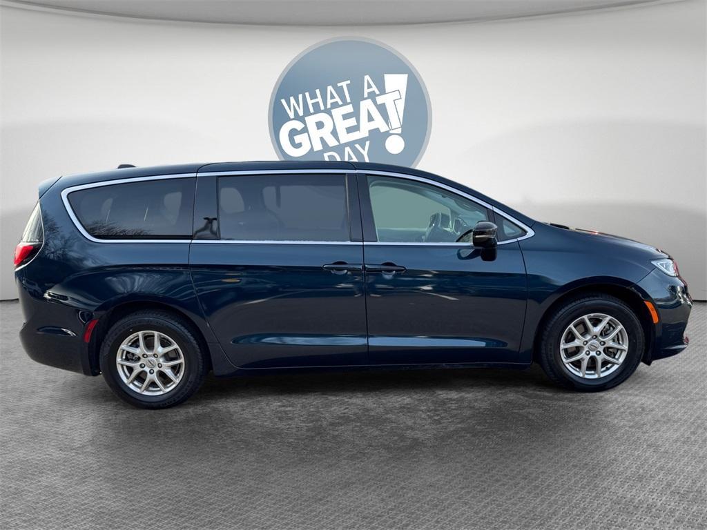 used 2024 Chrysler Pacifica car, priced at $28,298