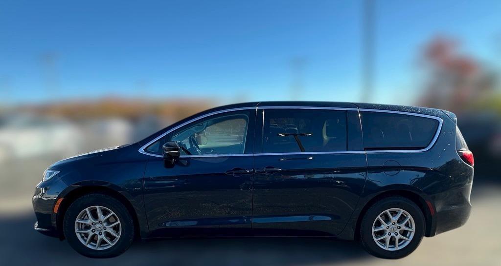 used 2024 Chrysler Pacifica car, priced at $29,989