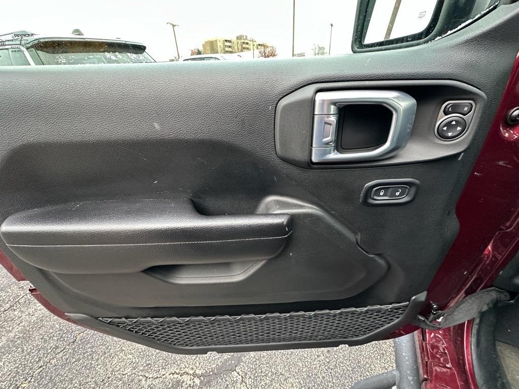 used 2021 Jeep Gladiator car, priced at $31,240