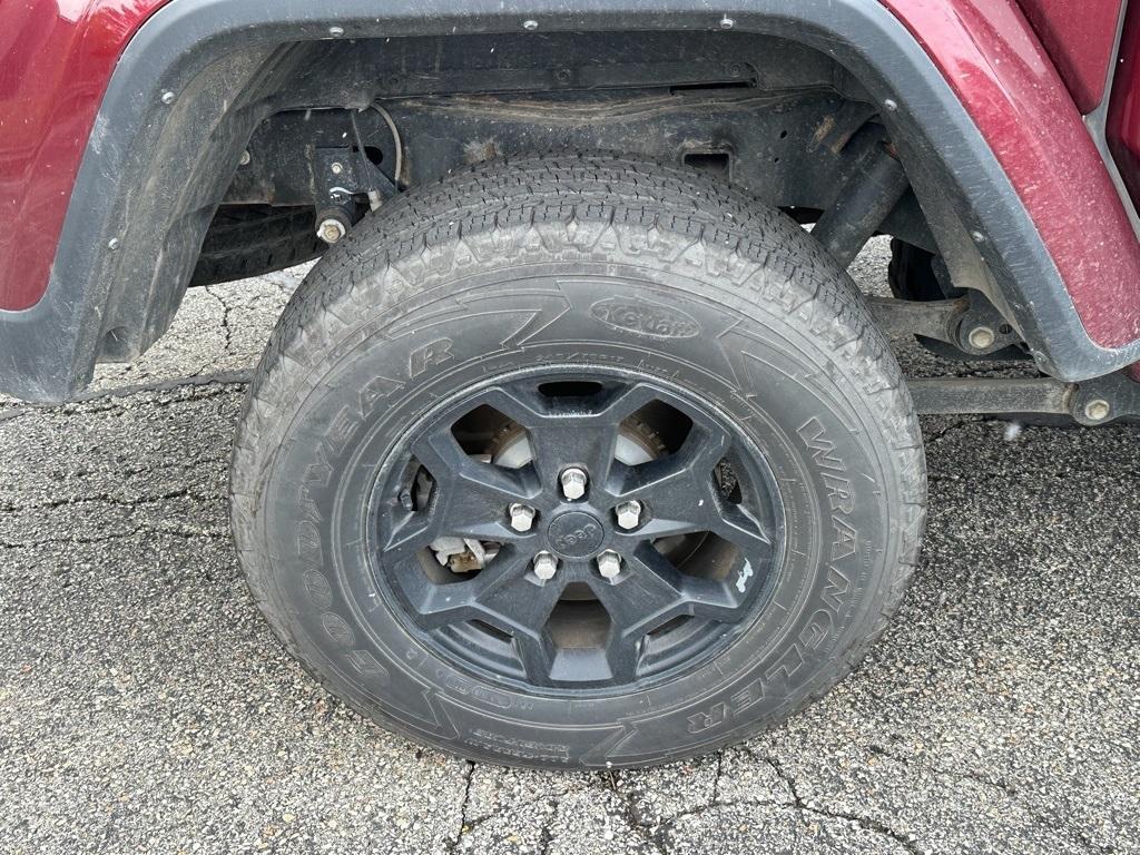 used 2021 Jeep Gladiator car, priced at $31,240