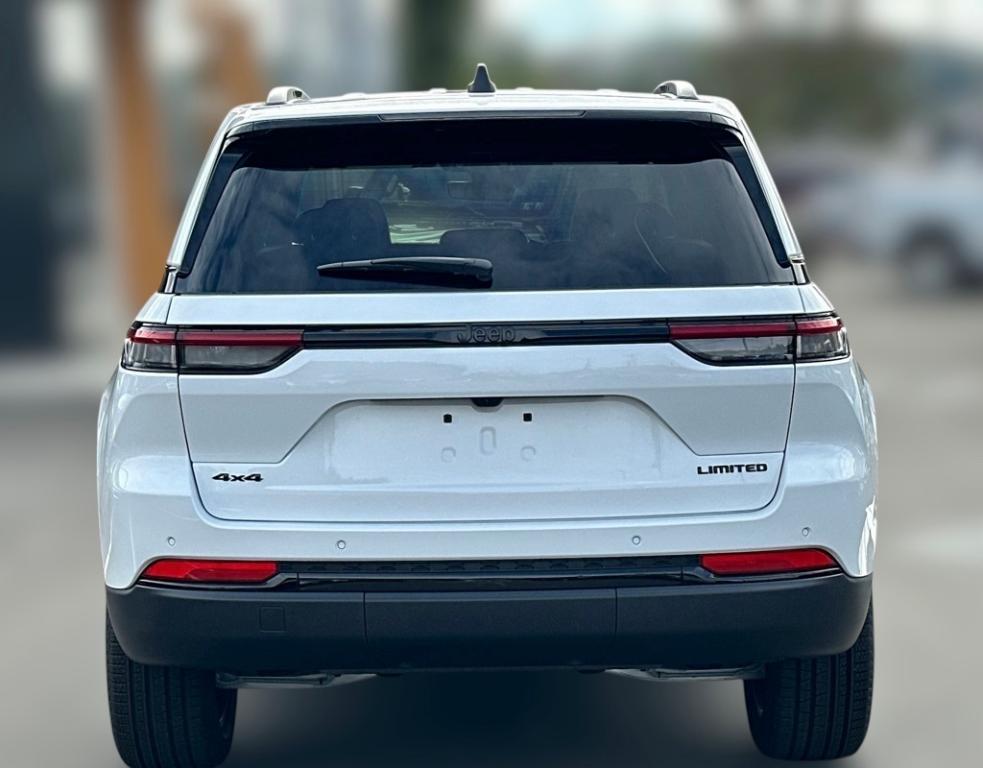 new 2025 Jeep Grand Cherokee car, priced at $46,898