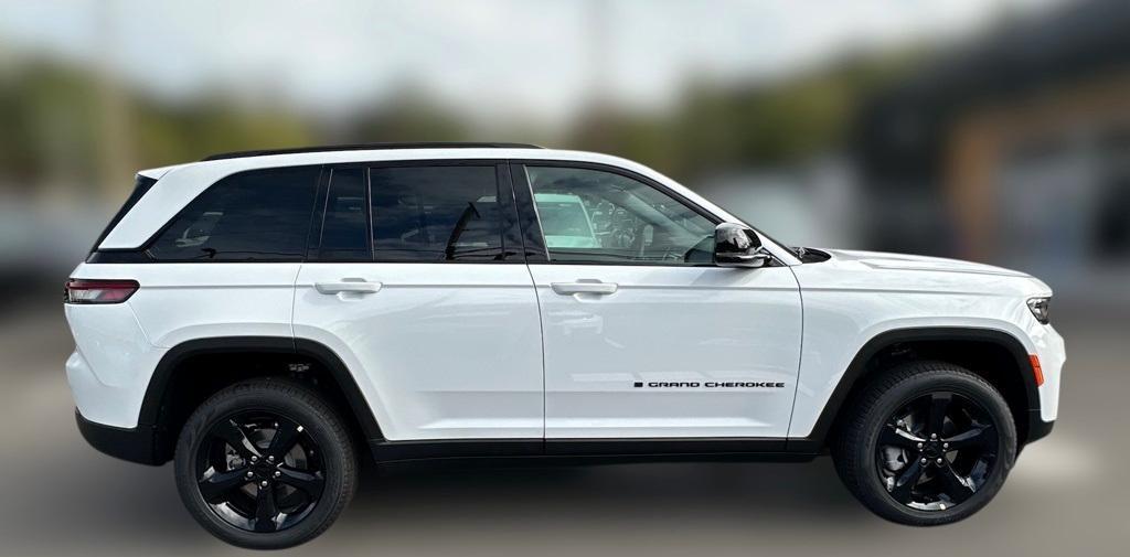new 2025 Jeep Grand Cherokee car, priced at $46,898