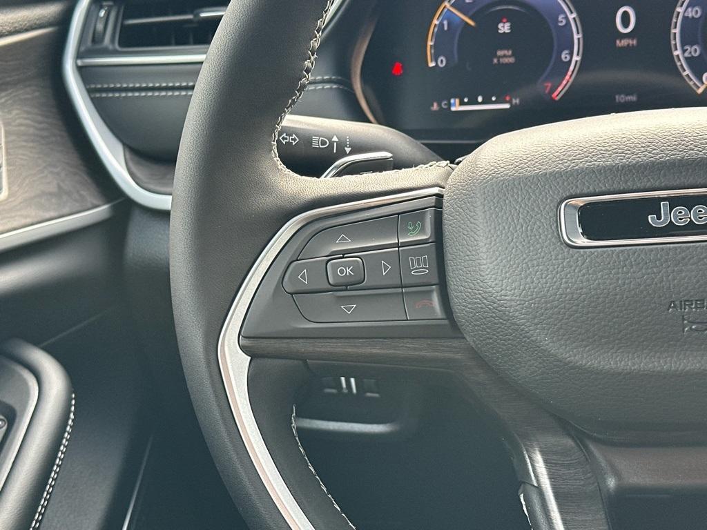 new 2025 Jeep Grand Cherokee car, priced at $46,898