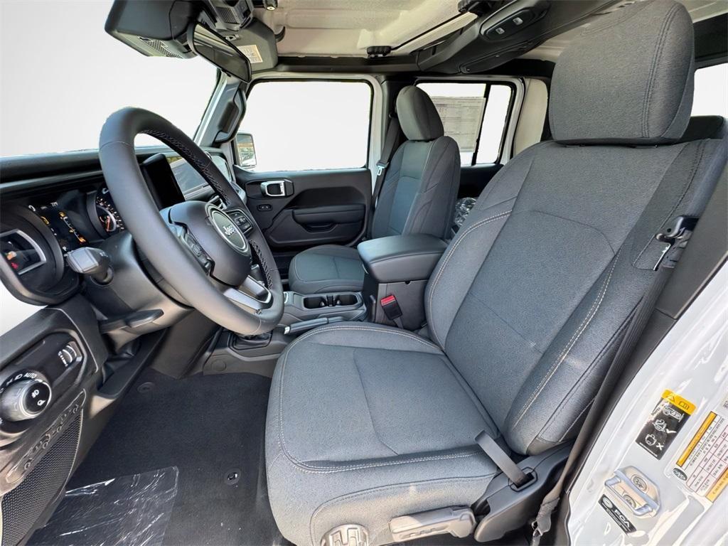 new 2025 Jeep Gladiator car, priced at $43,656