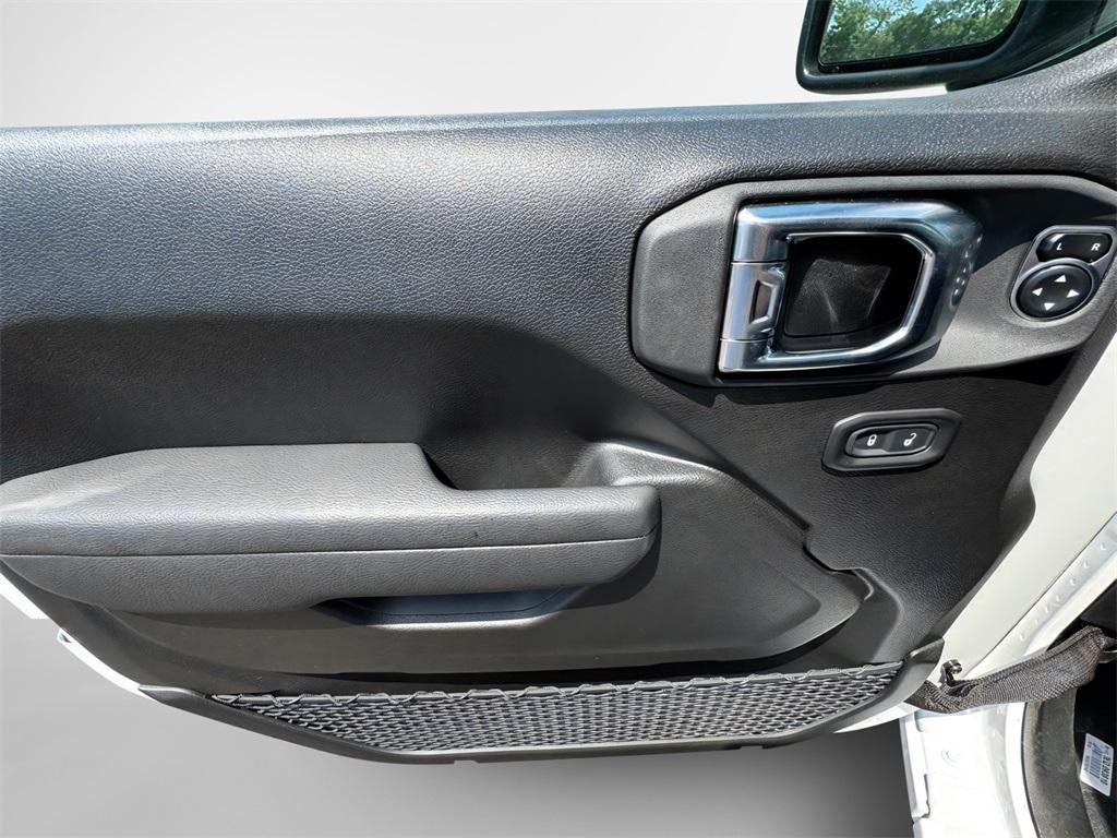 new 2025 Jeep Gladiator car, priced at $43,656