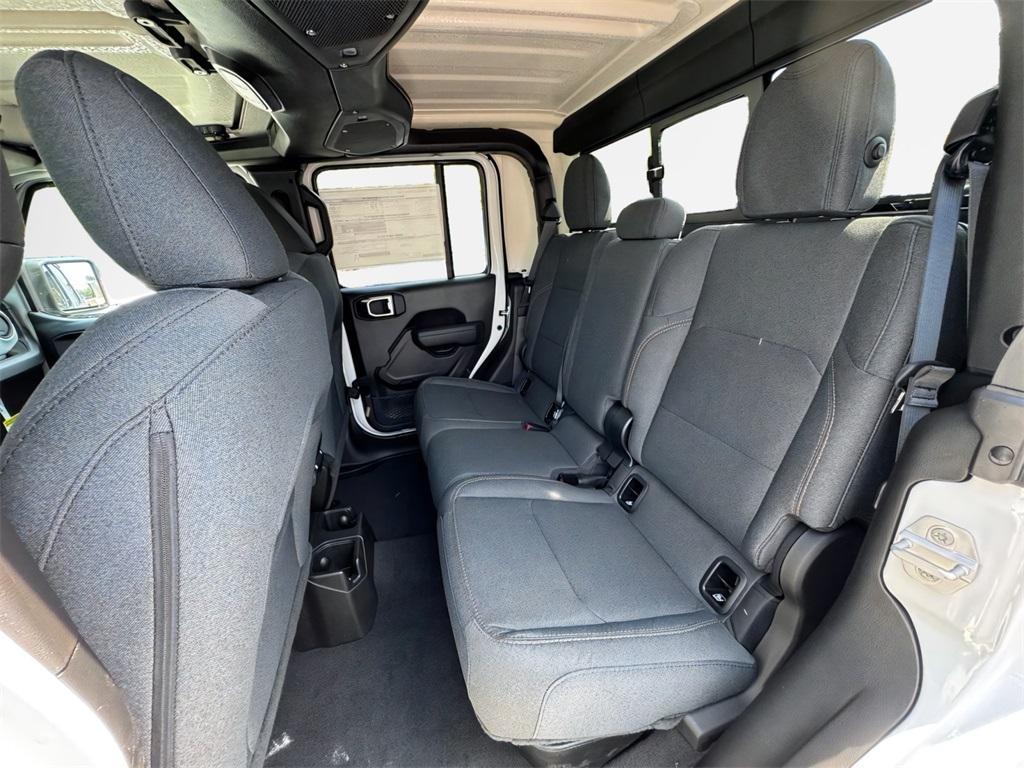 new 2025 Jeep Gladiator car, priced at $43,656