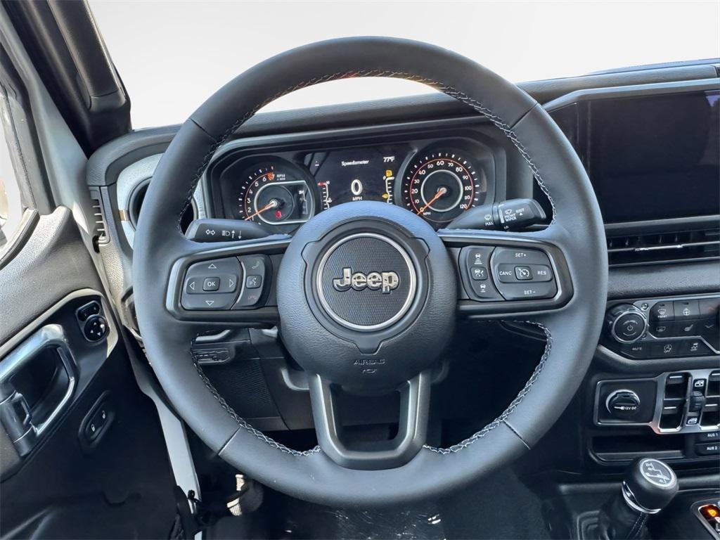 new 2025 Jeep Gladiator car, priced at $43,656