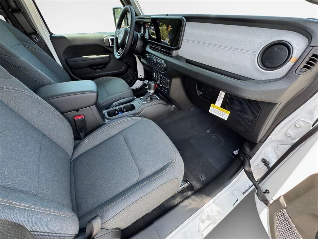 new 2025 Jeep Gladiator car, priced at $43,656