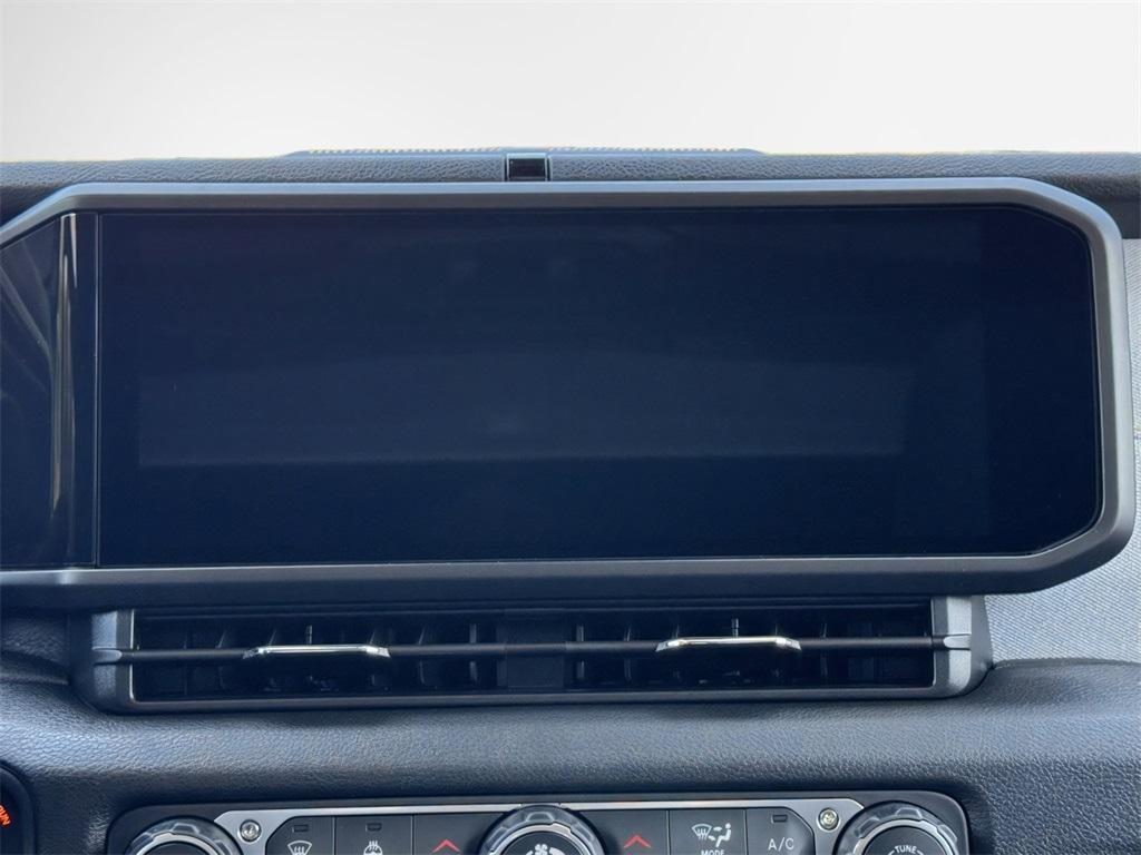 new 2025 Jeep Gladiator car, priced at $43,656