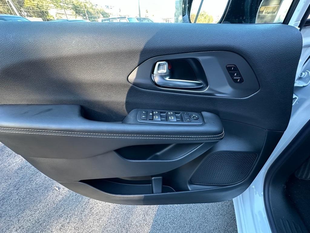 new 2026 Chrysler Pacifica car, priced at $45,723