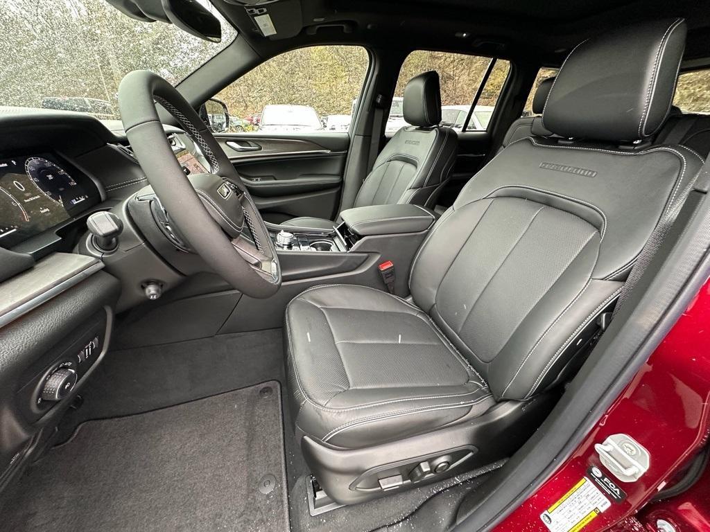 new 2025 Jeep Grand Cherokee car, priced at $55,864