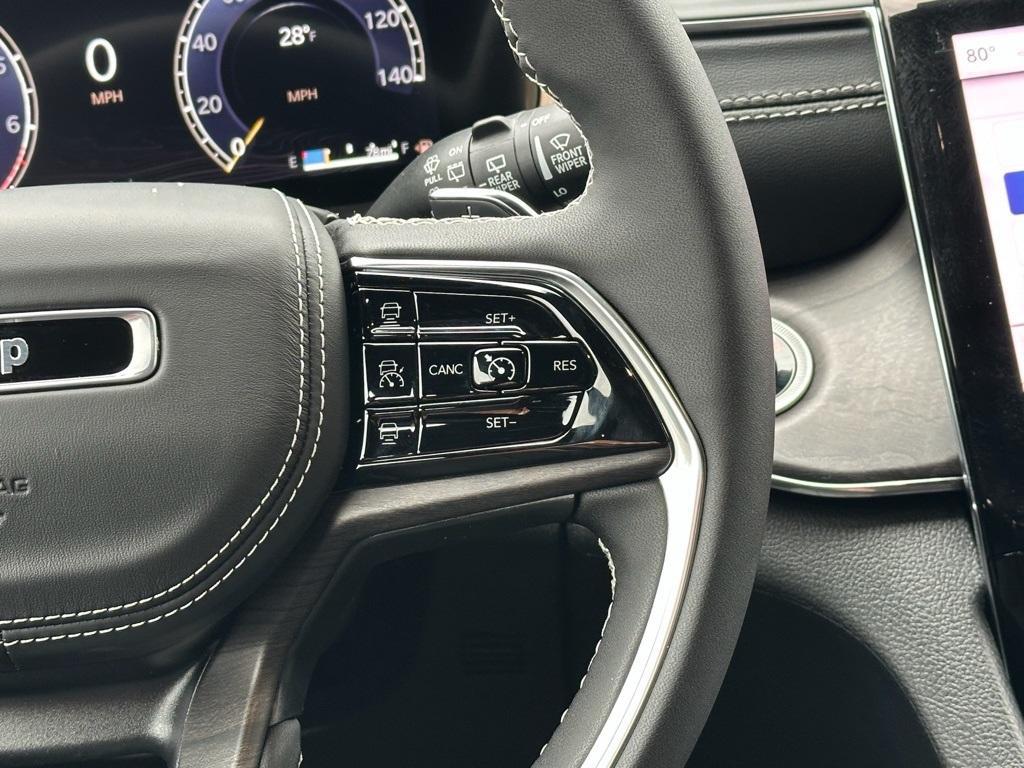 new 2025 Jeep Grand Cherokee car, priced at $55,864