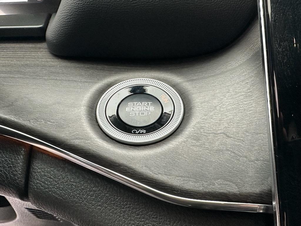 new 2025 Jeep Grand Cherokee car, priced at $55,864