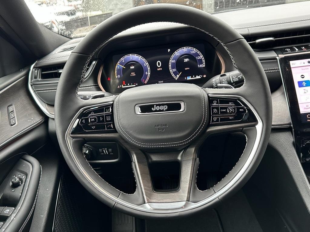 new 2025 Jeep Grand Cherokee car, priced at $55,864