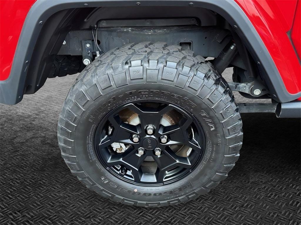 used 2022 Jeep Gladiator car, priced at $32,344