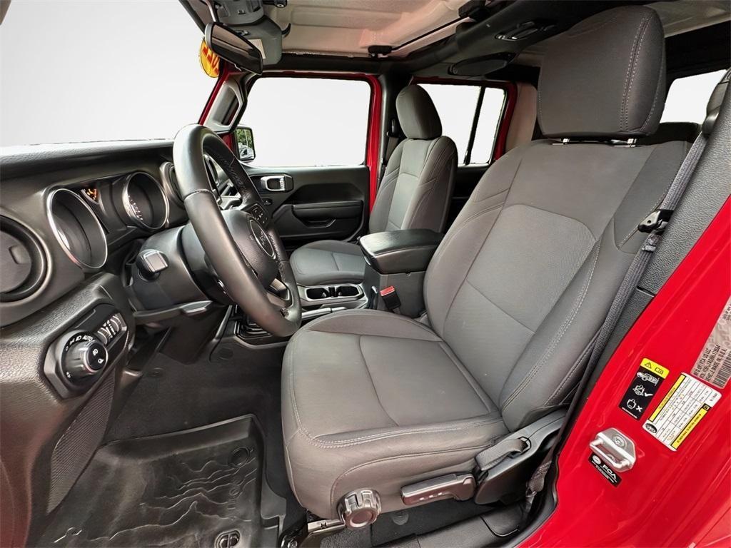 used 2022 Jeep Gladiator car, priced at $32,344