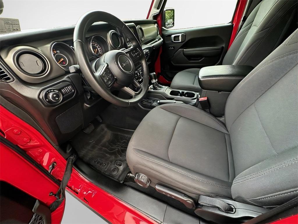 used 2022 Jeep Gladiator car, priced at $32,344