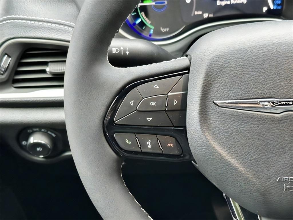 new 2022 Chrysler Pacifica Hybrid car, priced at $39,999