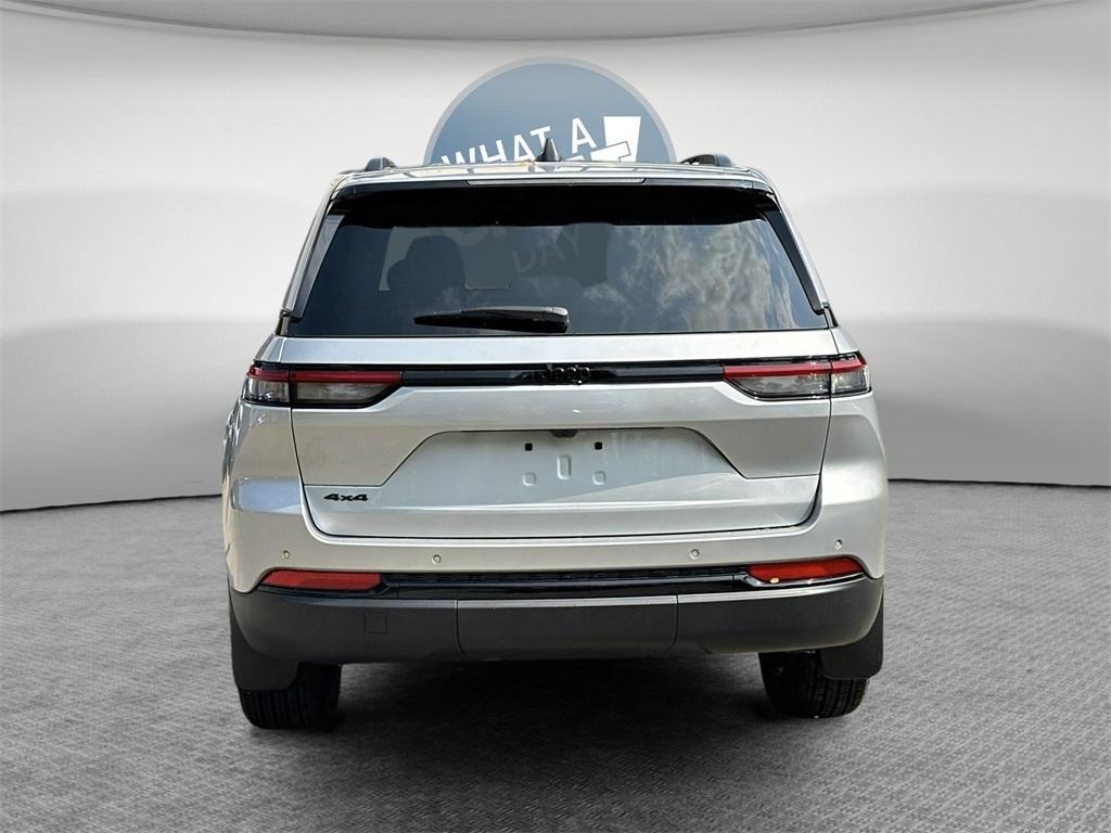 new 2025 Jeep Grand Cherokee car, priced at $38,469