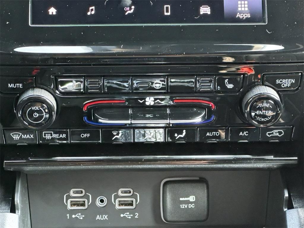 new 2025 Jeep Grand Cherokee car, priced at $38,469