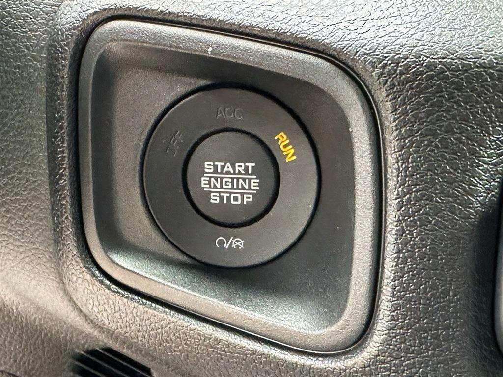 new 2025 Jeep Gladiator car, priced at $41,999