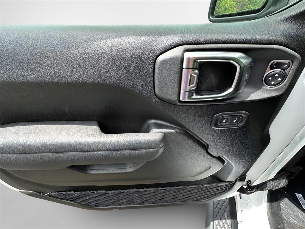 new 2025 Jeep Gladiator car, priced at $41,999