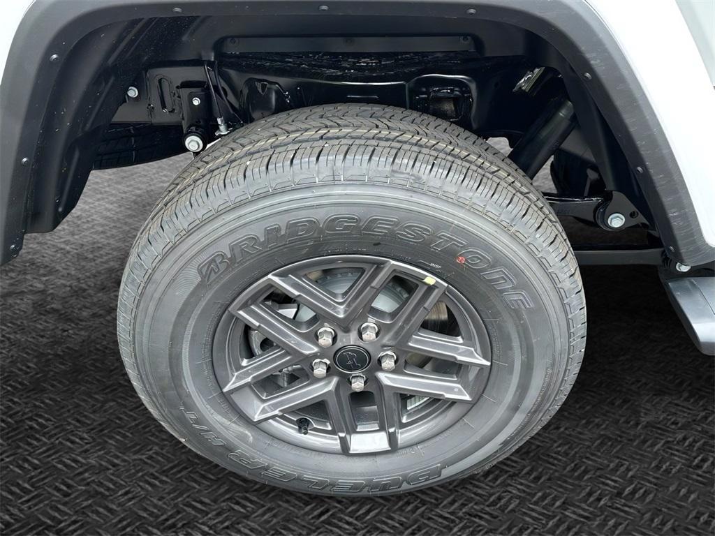 new 2025 Jeep Gladiator car, priced at $41,999